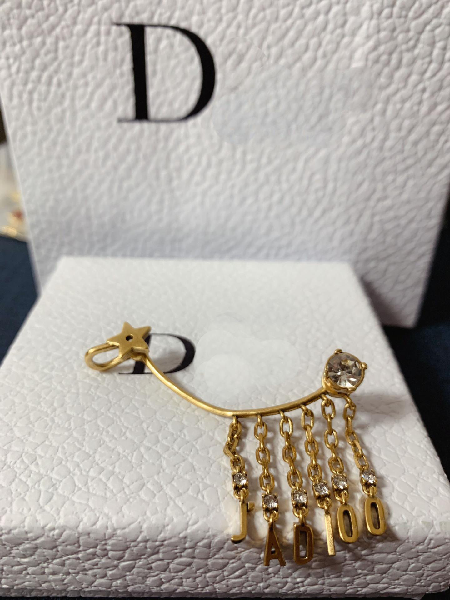 

new designer 2021 stud retro fashion ladies earrings T09D, Silver