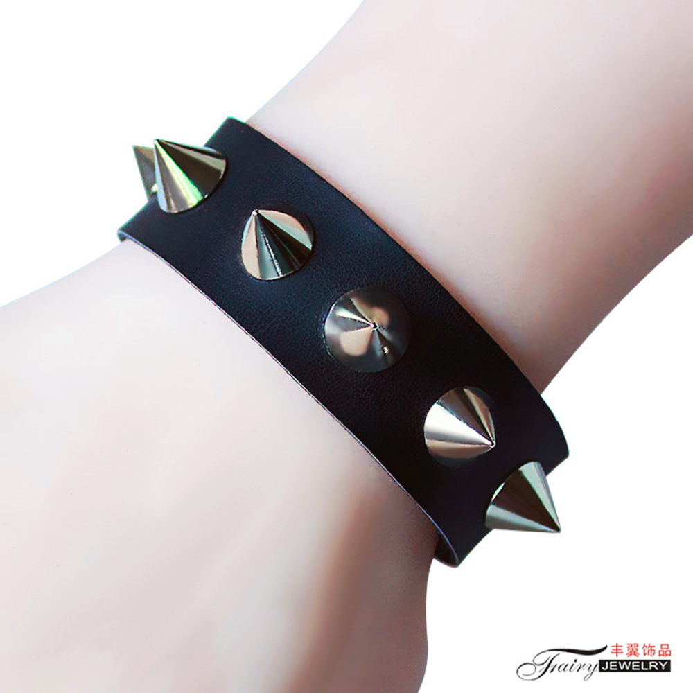 

Street punk gothic decoration sharp riveted iron nail Leather Bracelet hand exo accessories S209, Golden;silver