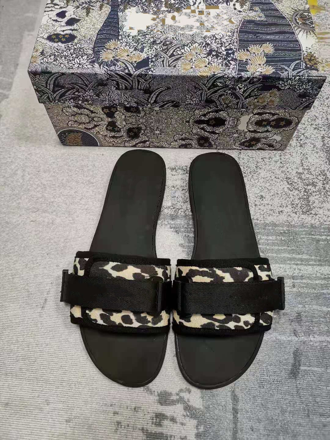 

Early spring Leopard slippers 2021 flip-flops casual leather 35-42 sizes with box, Khaki