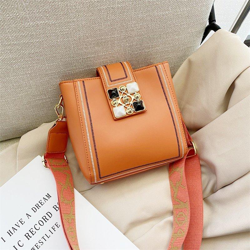 

2021 Hot Fashion Business Women's PU Leather Shoulder Crossbody Bags Zipper Wallet Cell Phone Pocket Messenger Bag Female, White