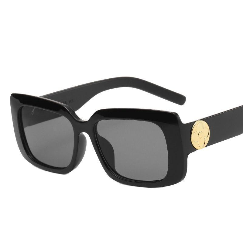 

Sunglasses Designer Fashion Square Frame Retro Ladies Personality Male Metal Decoration Glasses UV400
