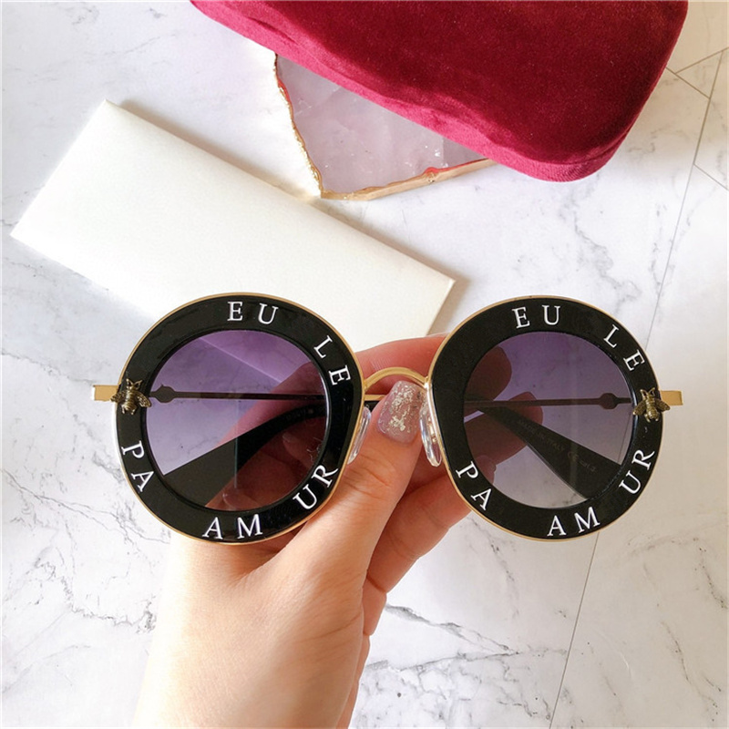 

Round Frame Letter Sun Glass With Box Bee Trendy Adult Sunglasses Personality Elegant Casual Eyewear Women Men Beach Holiday Eyeglasses, White;black