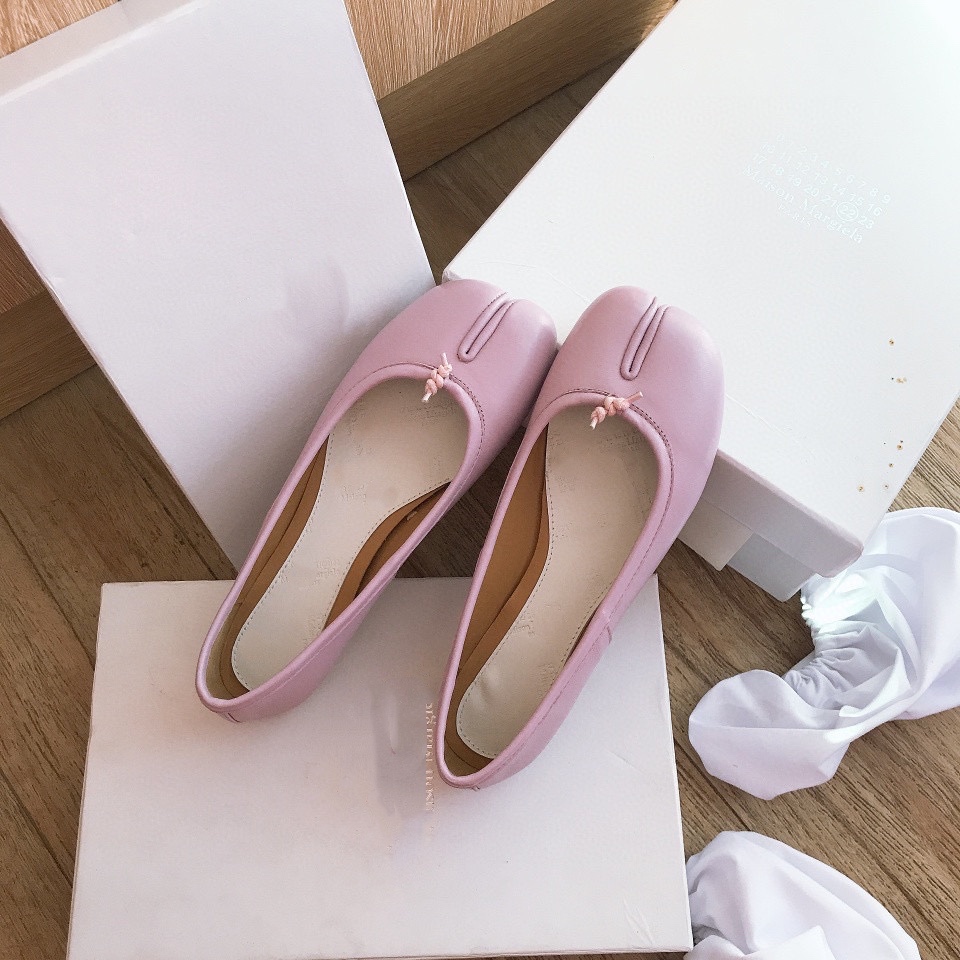 

2021 Designer Luxury Horseshoe Flat Dress Shoes Ladies Soft Soles Women Four Seasons Women's Ankle Boot Dimensions 35-41
