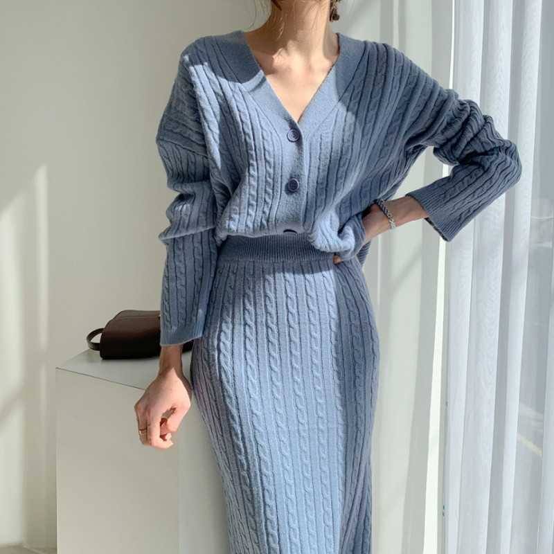 

Autumn Winter Vintage Elegant Women Suit Sexy V-Neck Twist Chic Knitted Sweater + High Waist Bodycon Skirt 2 Piece Set 210526, Photo color
