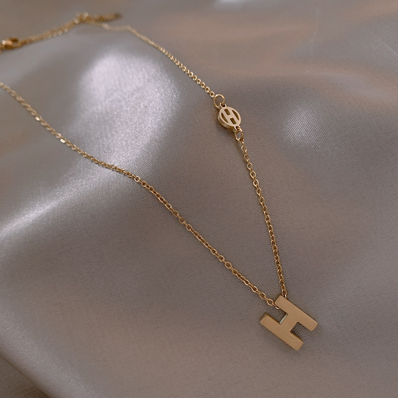 Xianlan233 Contracted Temperament Chain Necklace Female Clavicle In 2020, The New Light Of Luxury Niche Design Tide Web Celebrity-image-706885308