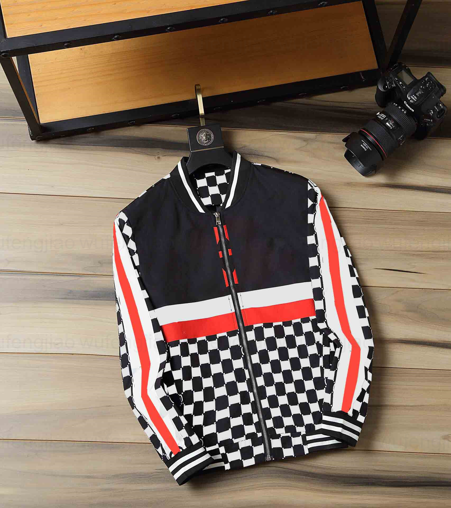 

mens jackets women girl Coat Production Classic Jacket With Letters Windbreaker Zipper For Wholesale and retail coats Men Sportwear Tops Clothing, Black;brown