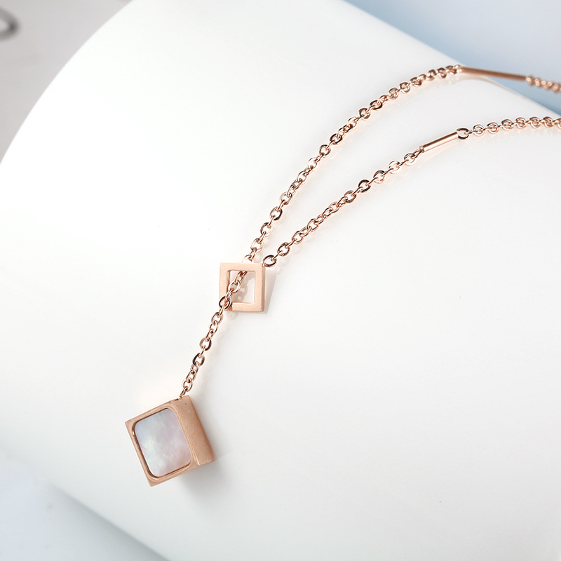 

High Quality Rose Gold Plated Geometric Shape Pendant Choker Necklace for Women Gift
