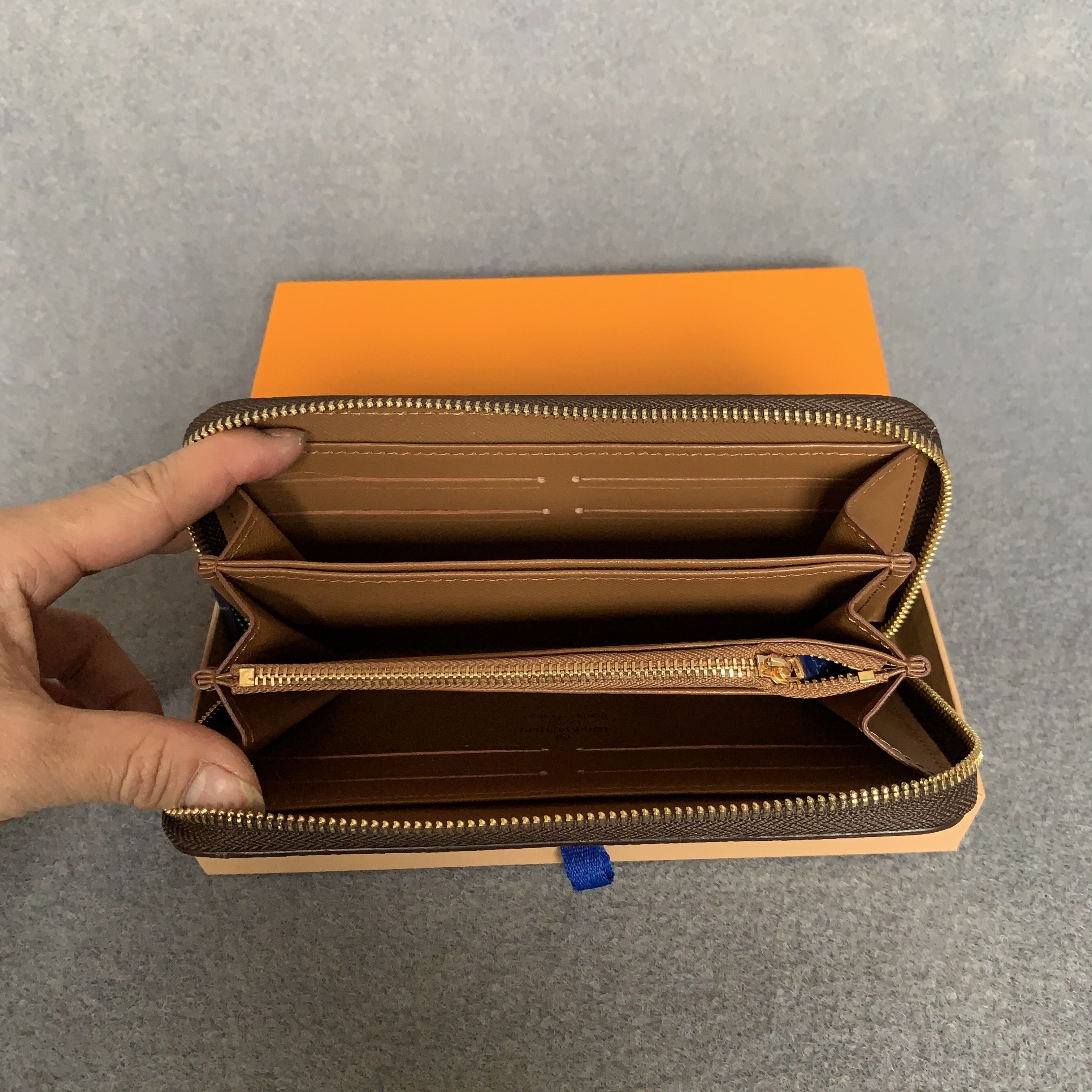 

Wholesale High quality fashion wallet single zipper designer men women leather wallets lady ladies long purse with orange box card 60017, Yellow flower