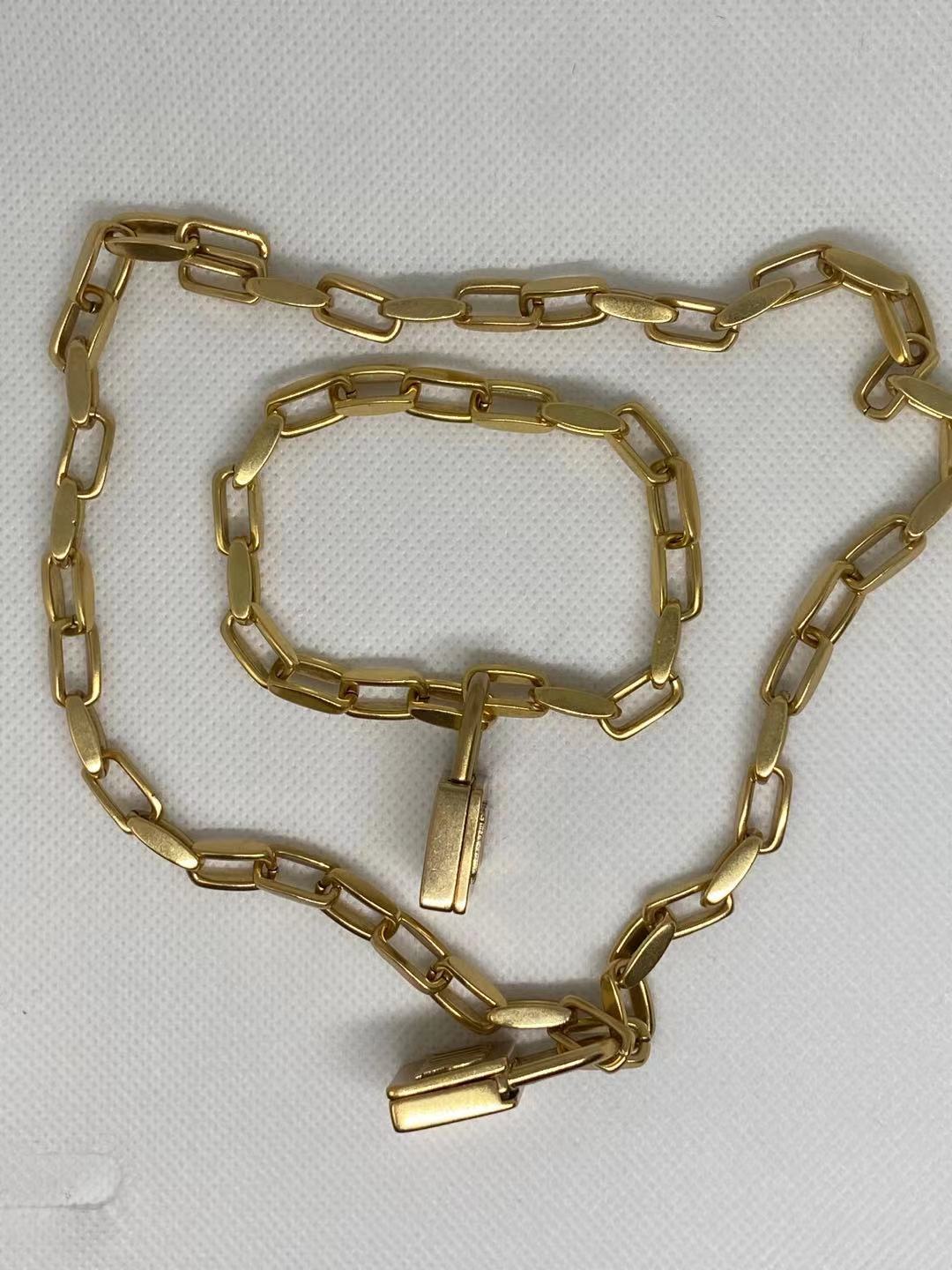 

2021 Brass Lock Necklace Female Small Exaggerated Hip Hop Punk Style Necklaces Temperament Woman Chain Bracelet Jewelry Set Wholesale Lovers Gift, Packaging gift box a set of [white]]