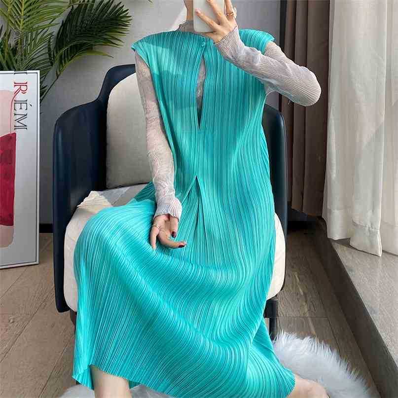 

Women Black Pleated Big Size Dress Round Neck Sleeveless Loose Fit Female Fashion Summer Arrivals 2E1865 210526, Light blue