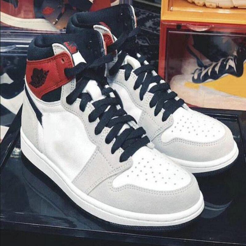 

2021 Newest 1 High Light Smoke Grey White Black Varsity Red 1s Men Basketball Shoes sport trainers sneakers 36-45