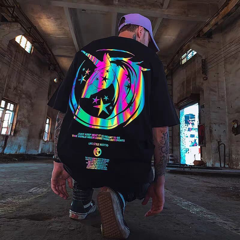 

2021 New Camiseta Refletiva Solta Para Homens e Mulheres, Casal, Preta, Japonesa, Harajuku, Vero, High Street, Manga Curta Hw0o