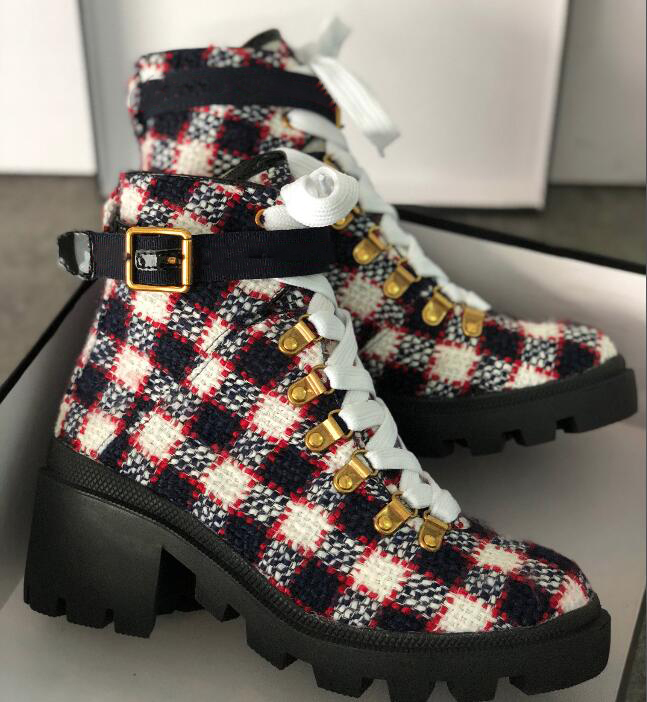 

Women Designer Boots Martin Desert Boot Flamingos Love Arrow 100% Real Leather Medal Coarse Non-Slip Winter Platform Shoes Size US5-11, Sock