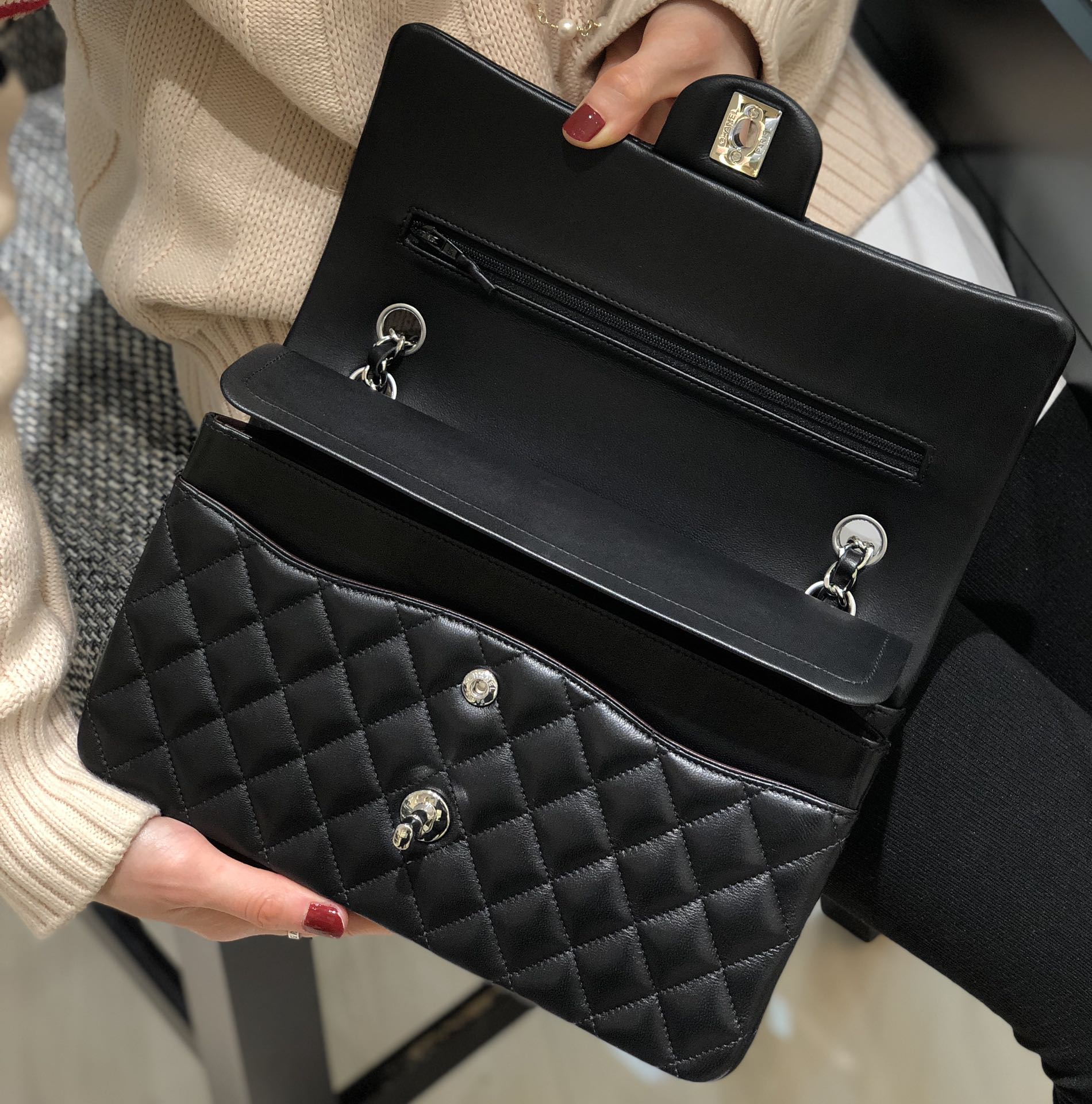 

AAAAA+Popular handbag channel Women's brand luxury bag 2022 eather gold chain crossbody 2.55cm black and white pink cattle clip sheepskin shoulder, Bag with box;dust bag;card;receipt
