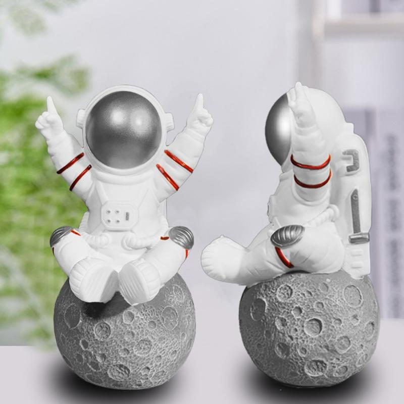 

Portable Speakers Astronaut Bluetooth Speaker Wireless Home Desktop Subwoofer Column Super Bass TF Card Radio