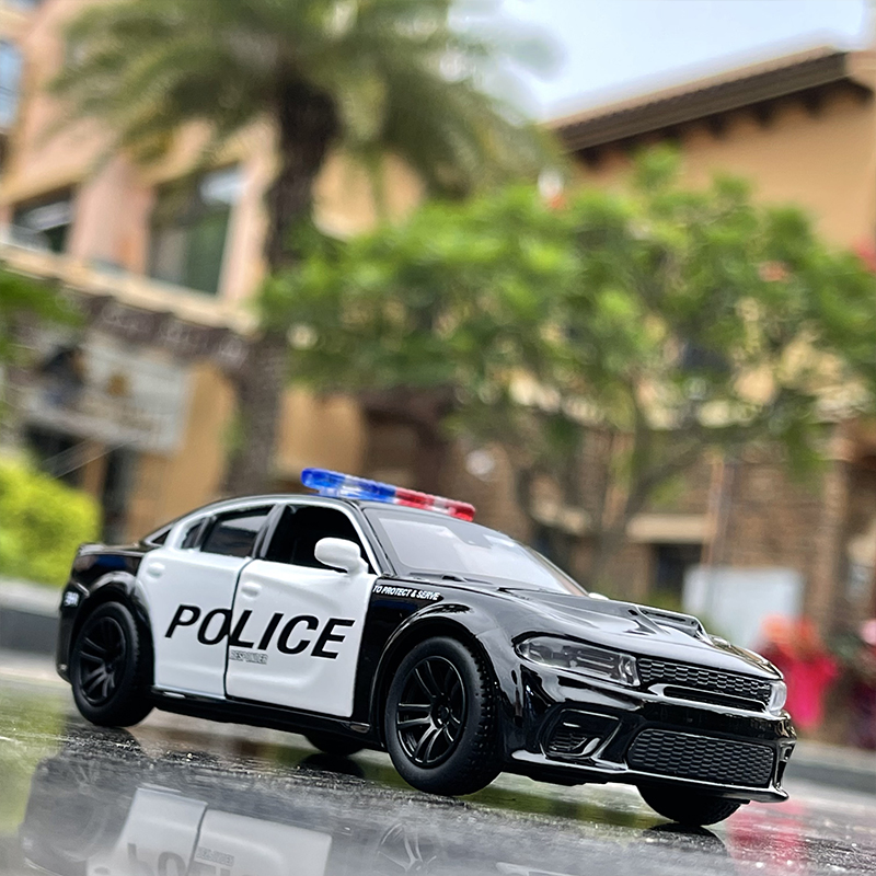 

Diecast Model Cars 1/36 DODGE Durango Charger Hellcat SRT Alloy Sports Car Model Diecasts Metal Simulation Toy Car Model Collection Children