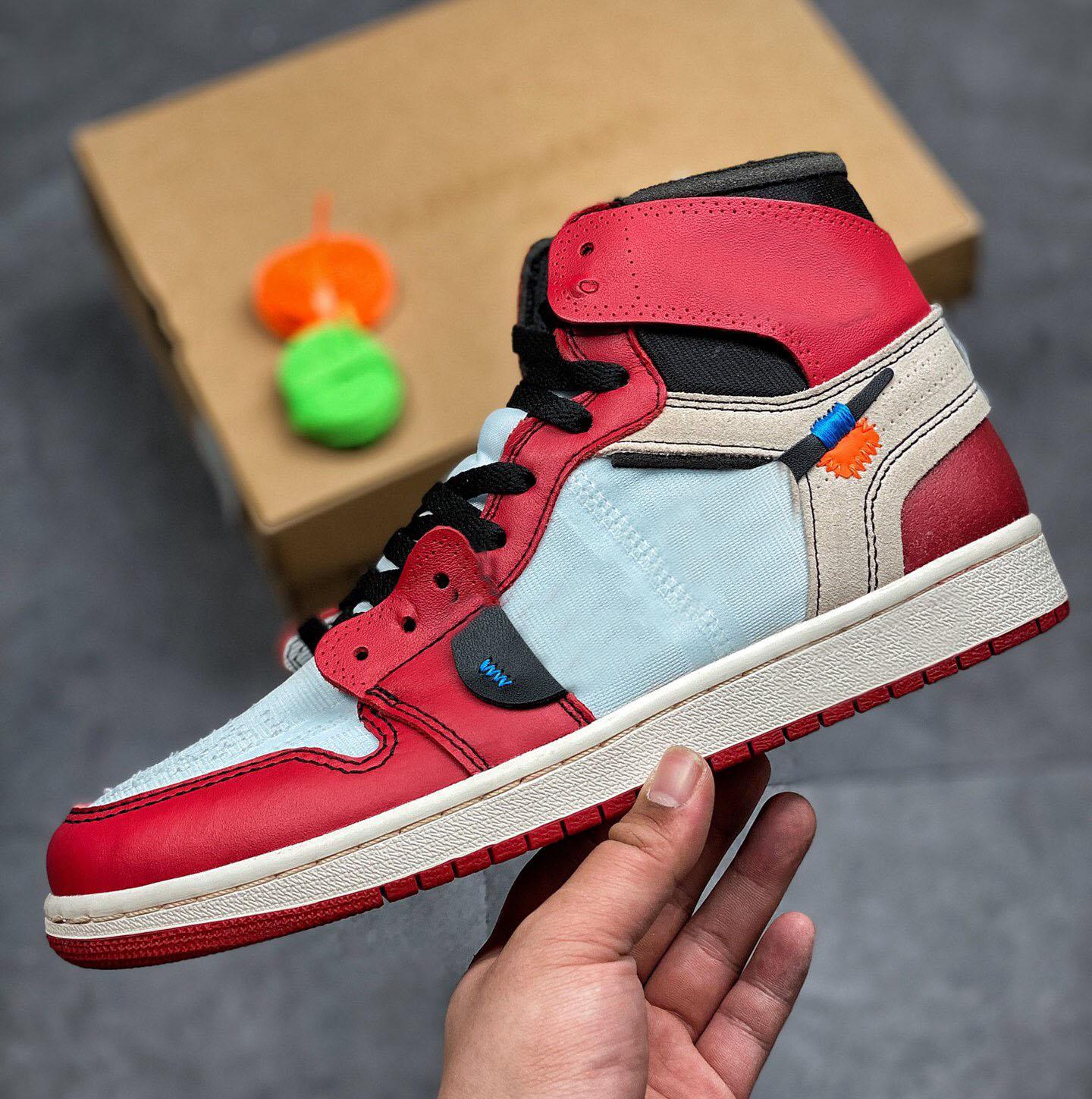 

size 7-14 TS x PlayStation UNC Travis Scotts 1 1s Mens Low Top Basketball Shoes Chicago Obsidian Royal Toe Shattered Trainers Paris Sneakers