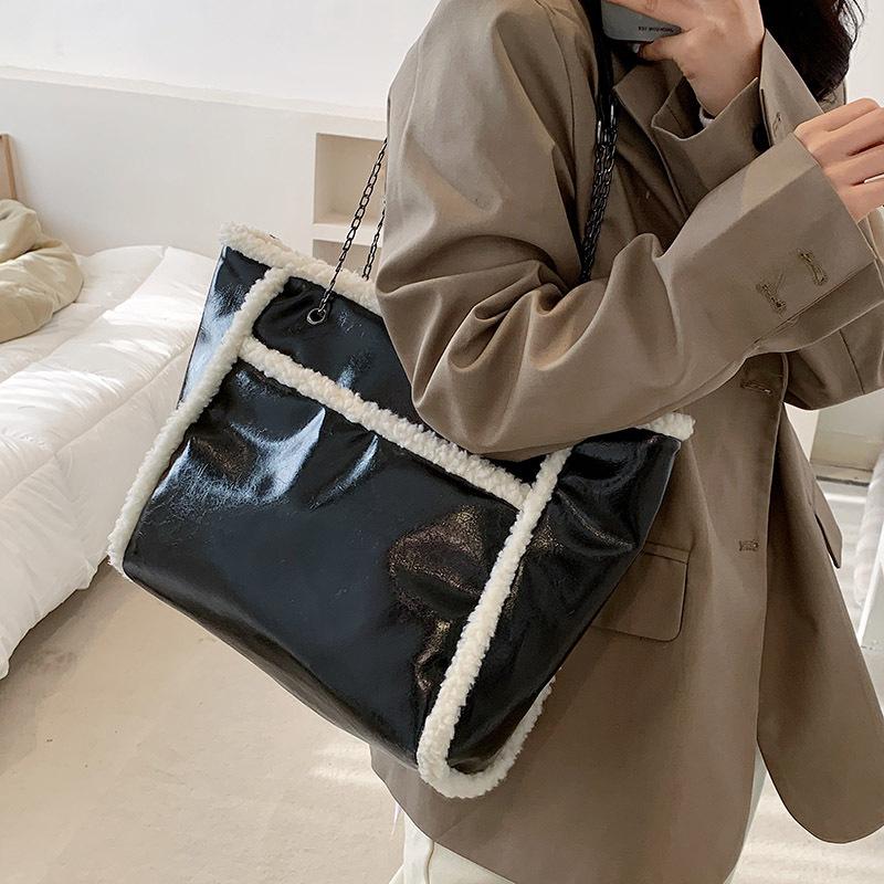 

2021 New Arrivals Women's Casual Tote Bag With Zipper Female Plush Fashion Design Versatile Women Shoulder Bags, Black