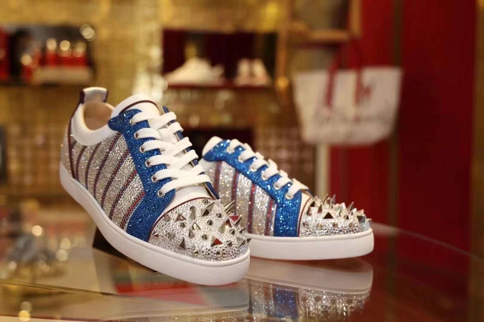 

Perfect Nice Stripe Strass Sneakers Red Bottom Shoes Low Top Pik Studs Round Toe Skateboard Walking Discount Outdoor Couple Trainers EU35-47, Originalbox