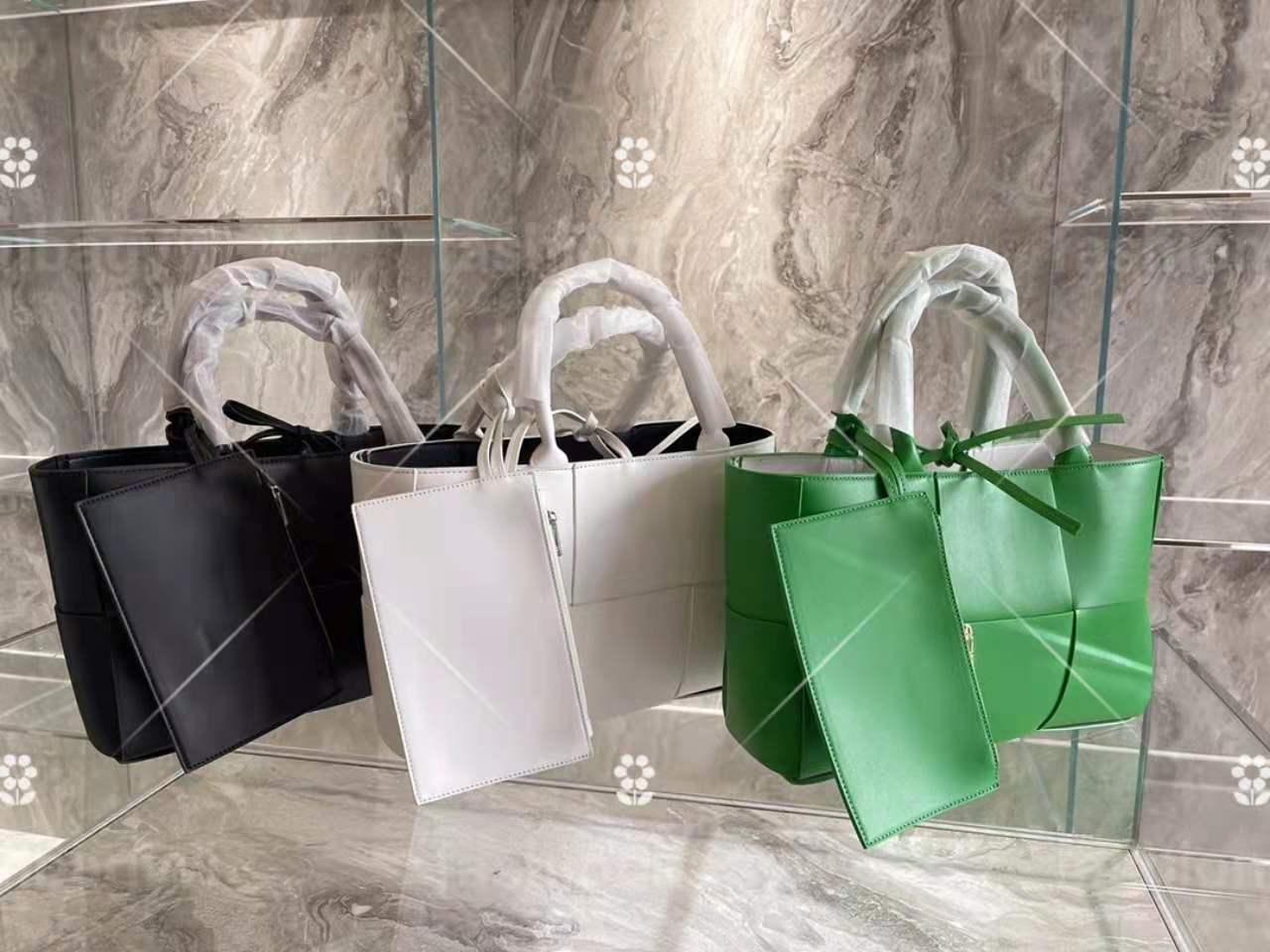 

High end spring summer shoulder bag fashion 6 plaid designer woven women man leather large volume tote with small bags travel shopping white black green size 35cm, 8888888888
