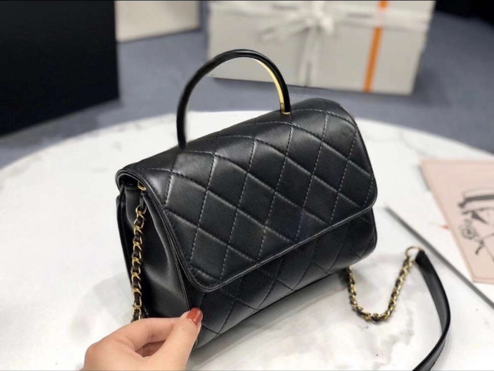 

Luxury new box package phone ling from The chain shoulder his hand titian wind at 2021