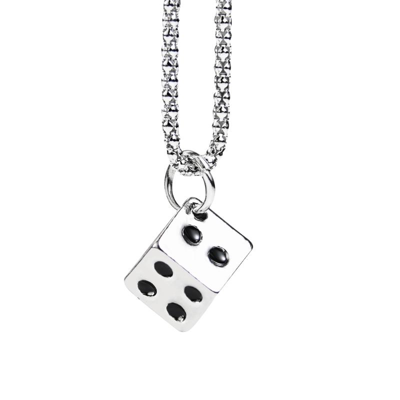 

Pendant Necklaces Cool Dice Necklace Gambler Las Vegas Statement Simple Lucky Men Women Hip Hop Party Jewelry Gift