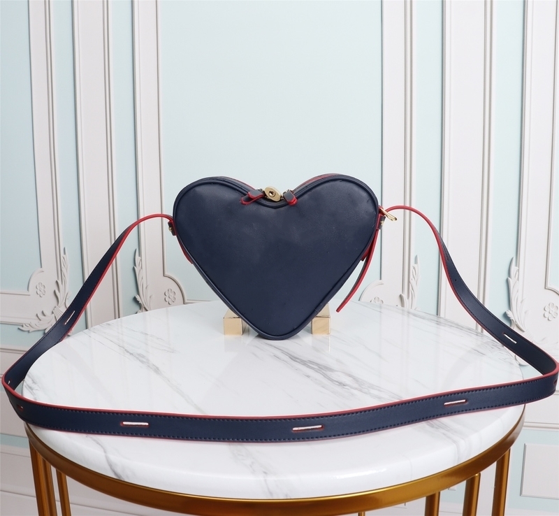 

Heart-shaped ladies M45419 shoulder bag messenger bag classic embossed made of leather and canvas 3 colors size 22*20*6CM0, Blue
