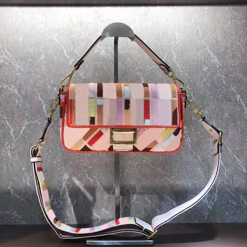 

Baguette Bag Messenger Purse Designer Luxury Handbag Patchwork Color Canvas Embroidered Letters Hasp Hardware High Quality Removable Shoulder Strap, Split