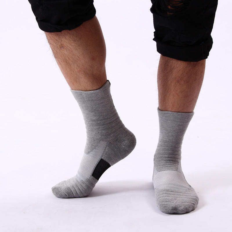 

2021 New Designer Design Mens Sports Socks Tube Socks Knitted Socks Comfortable and Breathable Factory Direct Sales, Black
