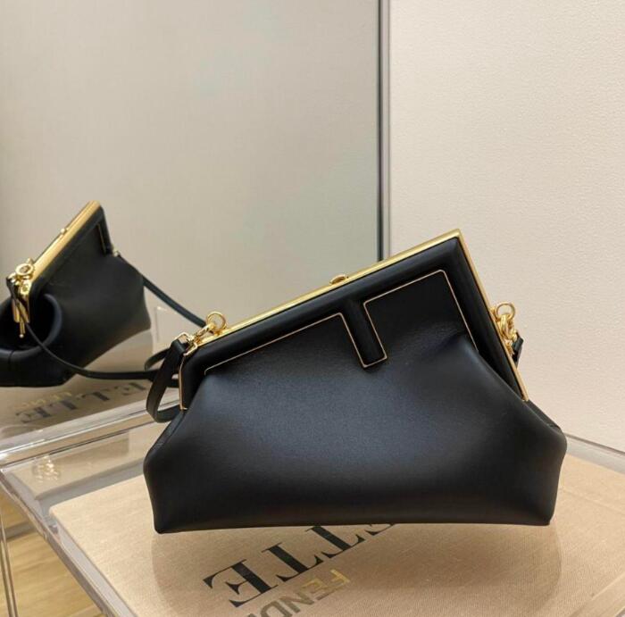 

2021 Spring and Autumn new shoulder bag street cross-body shopping fashion hot sell real leather, Black