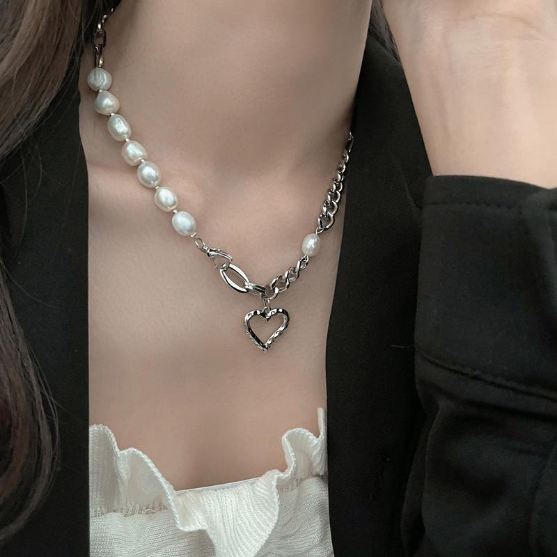 

Chokers Fresh Water Pearl Love Necklace Female INS Sweet Cool European And American Minority Design Tide Advanced Sense Collarbone C