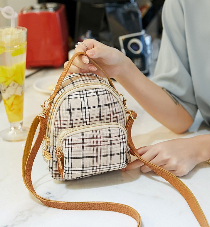 

Kids designer backpack woman children letter plaid printed shoulders bags fashion girls PU casual wallet Cute Lady checkered backpacks F534