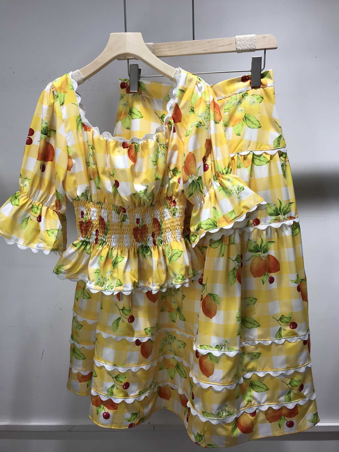 

Truevoker Lady Runway Fashion Vocation Skirt Set Mujer Colorful Fruit Print Crop Top + Midi Women Cottagecor 210602, Yellow