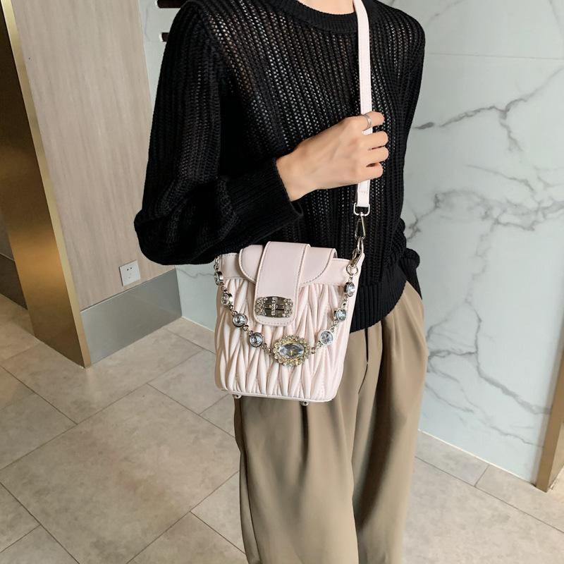 

Diamond Chain Tote Bucket Bag 2021 Fashion New High Quality PU Leather Women's Designer Handbag Travel Shoulder Messenger Bag, Black