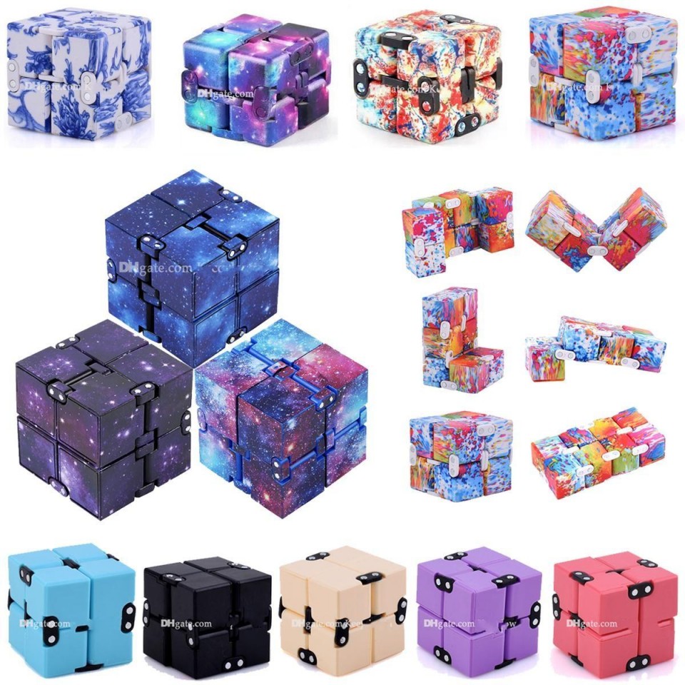 

DHL Ship TIKTOK Infinity Christmas Magic Creative Sky Fidget Antistress Toys Office Flip Cubic Puzzle Mini Blocks Decompression Funny Toy