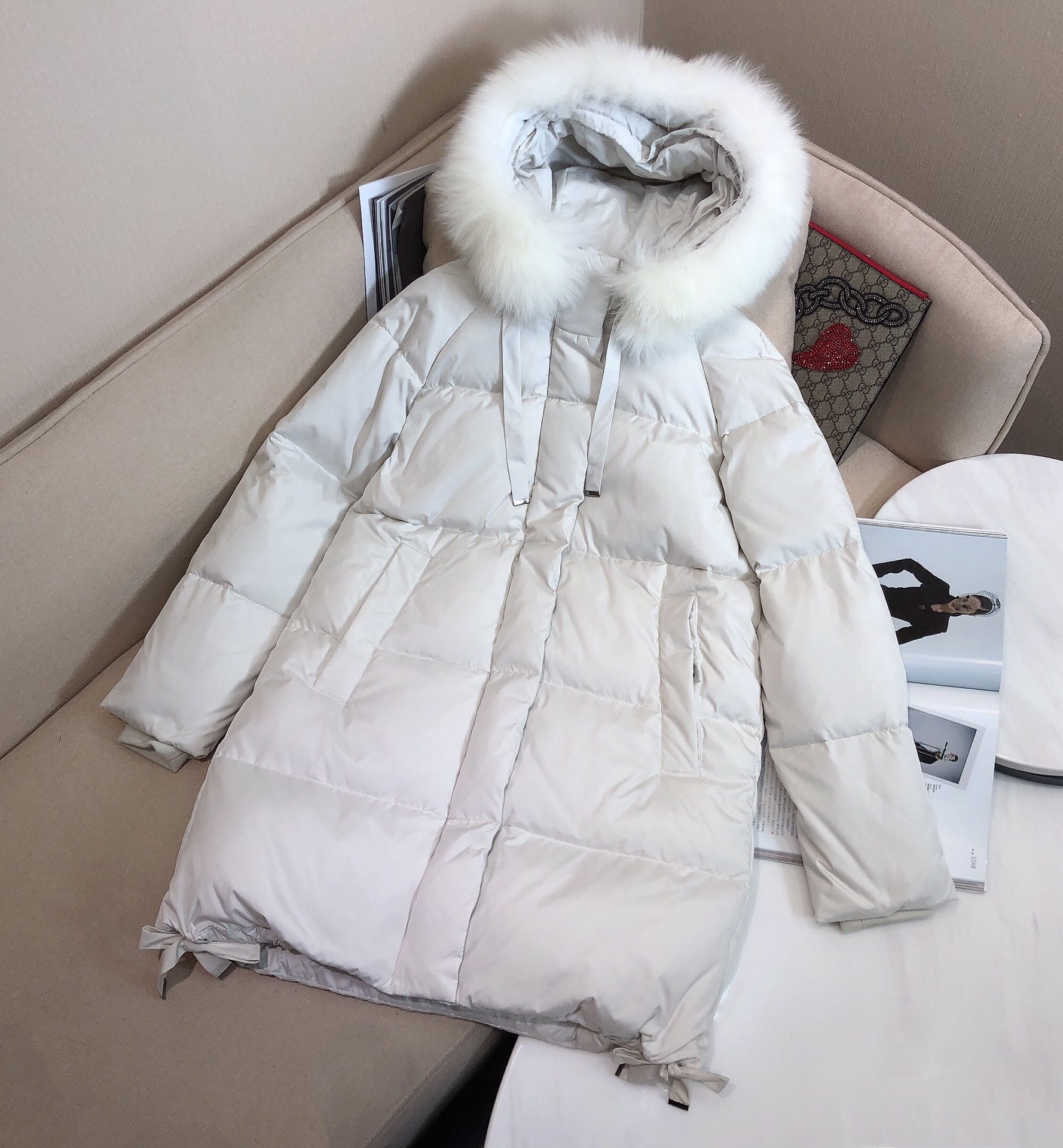 

Hooded fur collar double zipper medium length down jacket, White
