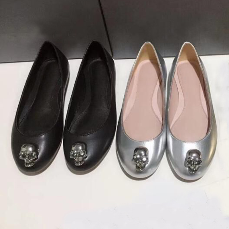 

designer Dress shoes Spring and Autumn 100% Authentic cowhide Metal Skull fashion women black Flat boat shoe Lady leather Trample Lazy Loafers Large size 34-42 With box, Extra surprises