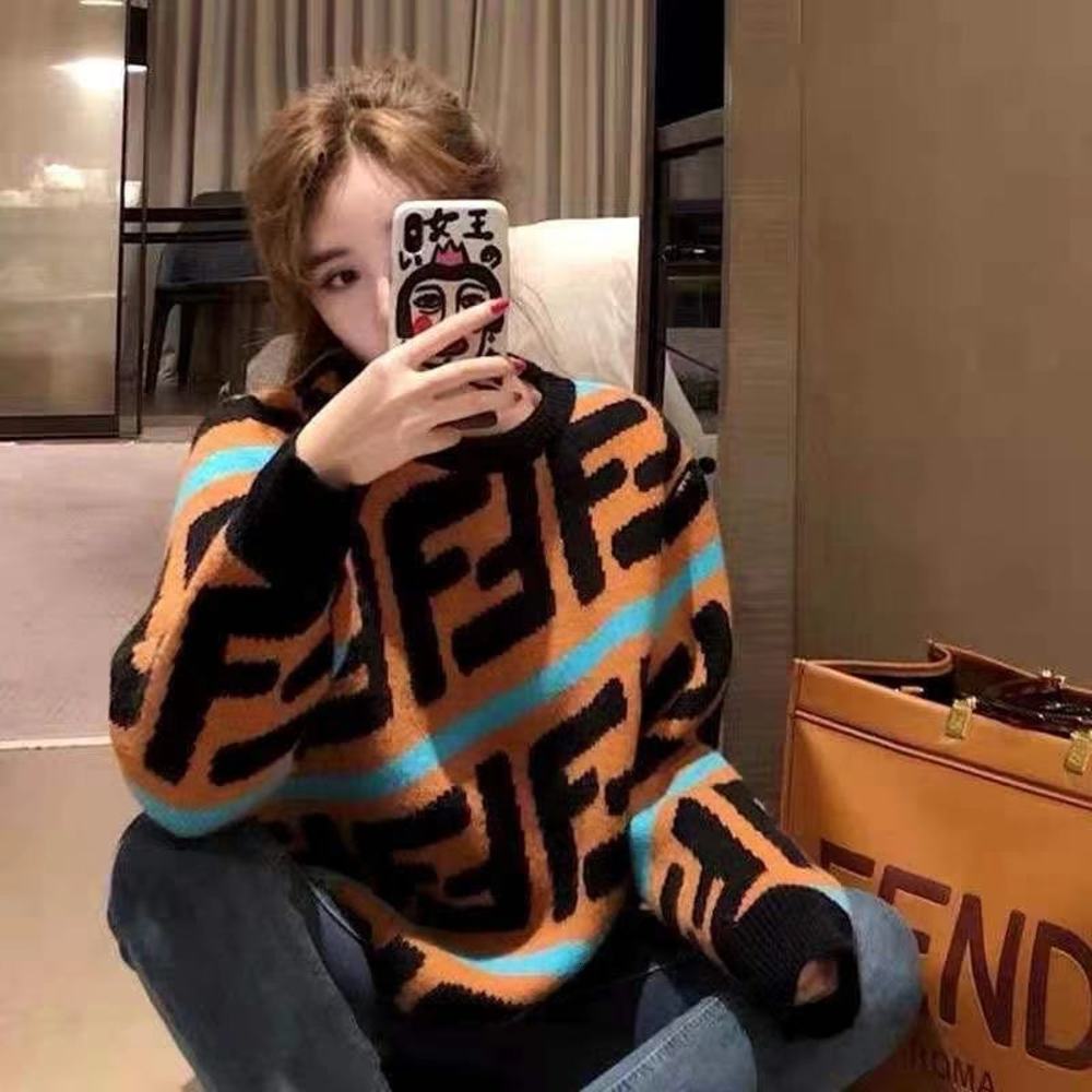 

Autumn and winter 2020 new girl temperament casual letter knitting fashionable loose sweater top picture color, White;black