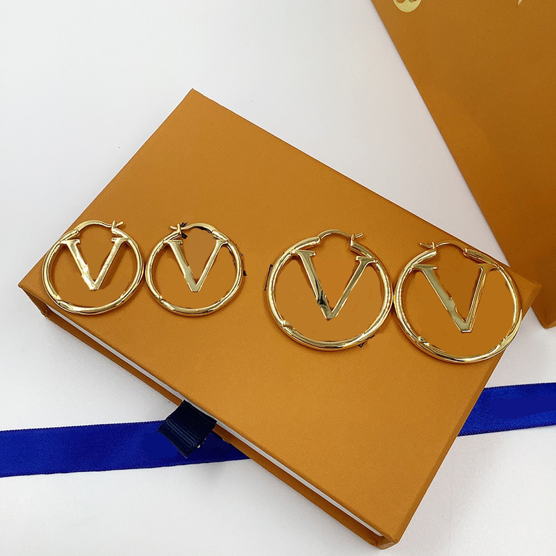 

Classic Letter Circle Pendant Studs Hip Hop 3 Sizes Women Charm Earrings Birthday Gift for Wife Trendy Earring