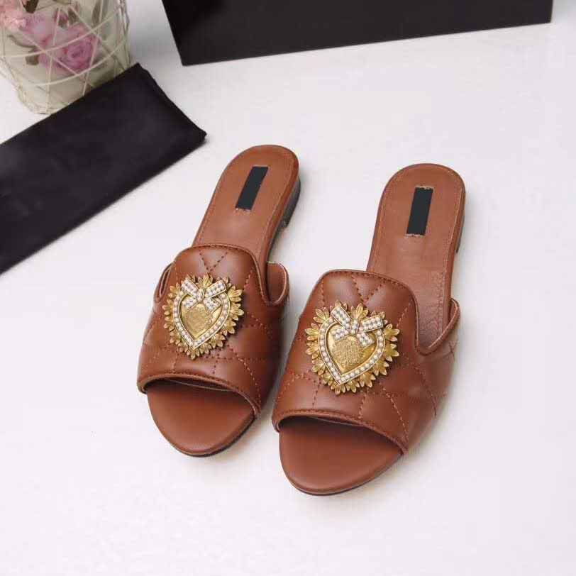 

2020 summer new flat heel sandals female designer sandals non-slip wide bottom wear-resistant high-quality slippers large size 35/41, Black