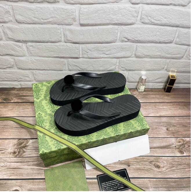 

qw 2022 Summer leather Women sandals Beach Cork Slippers Casual Double Buckle Clogs Slides Women Slip on Flip Flop Shoes size 35-42