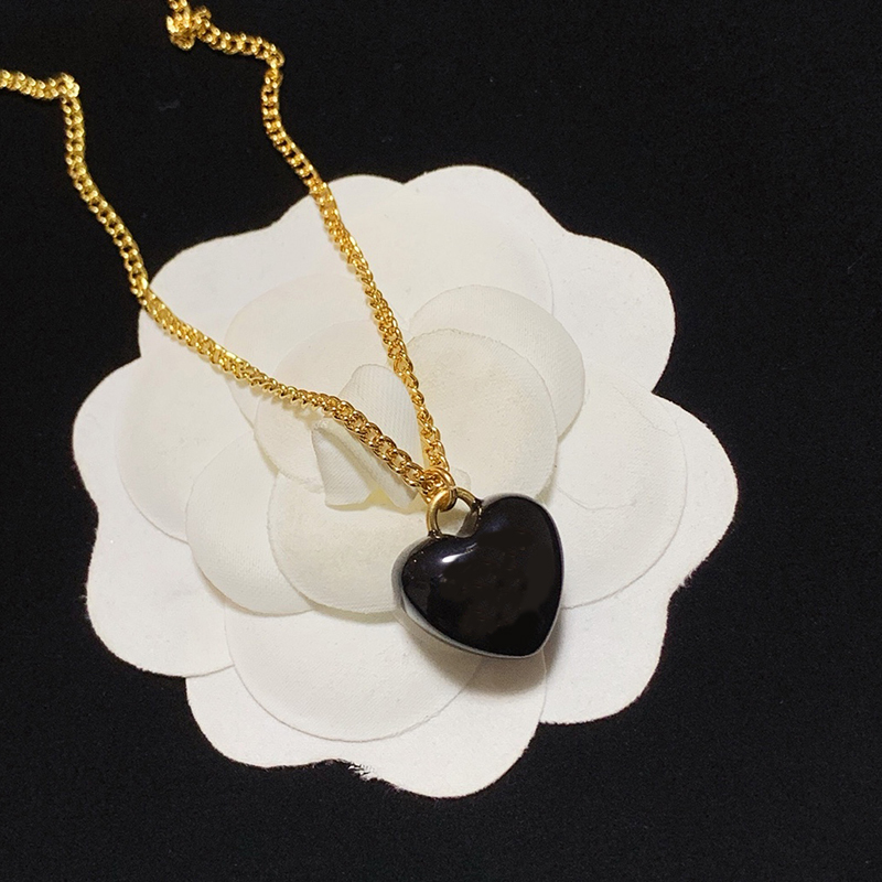 

Designer Necklace For Womens Fashion Necklaces Luxurys Designers C Pendant Necklaces Womens Fashion Jewelry D2109184Z