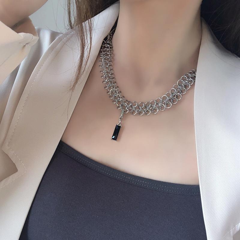 

Pendant Necklaces Korean Multilayer Elegant Hip-Hop Punk Choker Clavicle Short Chain Necklace For Women Fashion Jewelry Accessories Party