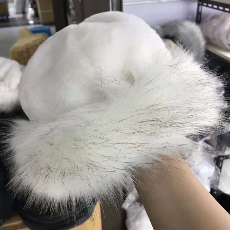 

2021 New Luxury Women Ladies Super Warm Winter White Black Gray Soft Knit Faux Fur Hats Ski Outdoor Snow Cap Ear Baotou Beanies Bfkh