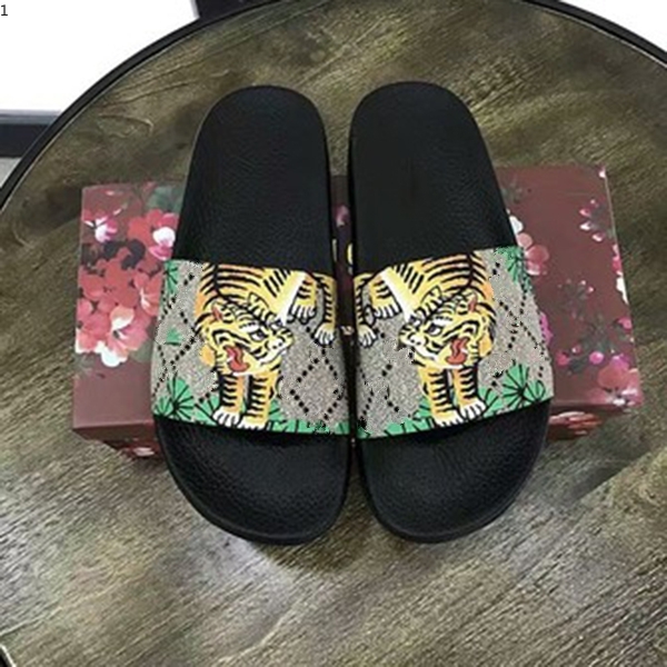 

Prad Top Quality 2021 New Designer Mens Floral brocade Slippers Fashion Womens Rubber Flats Wide Slides Female Flip Flops 36-45 MKJ001