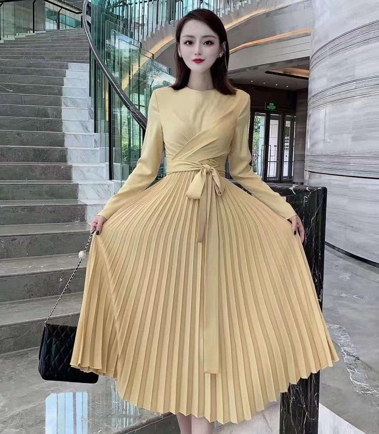 

Casual Dresses High Quality Brand 2021 Autumn Winter Dress Women Cross Chest Patterns Belt Deco Long Sleeve Pleated Grey Yellow, Black