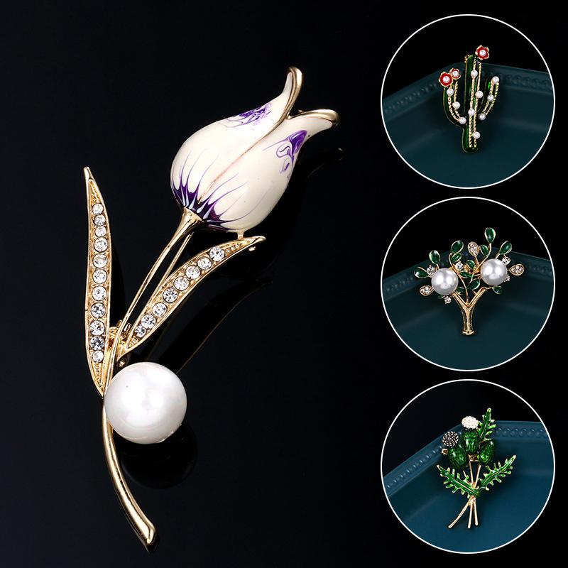 

Pins, Brooches Elegant Woman Pearl Flower Retro Fashion Rhinestone Pins Wedding Jewelry Clothes Accessories Wholesale