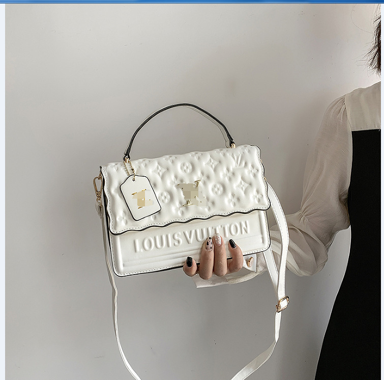 

Classic Flower2021 New Popular Single Messenger Hand Embossed Candy Flip Small Square Bag Bags, White
