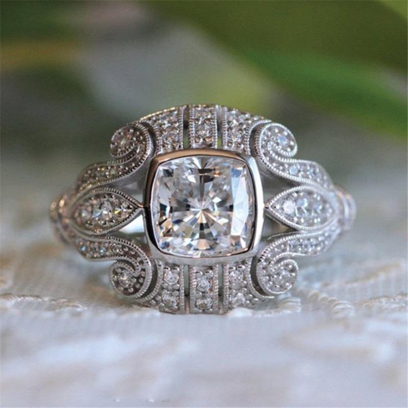 

Wedding Rings Loredana Fashion Jewelry Love Series For Women.Exquisite White Romance Baroque Style Lucency Zircon Ring