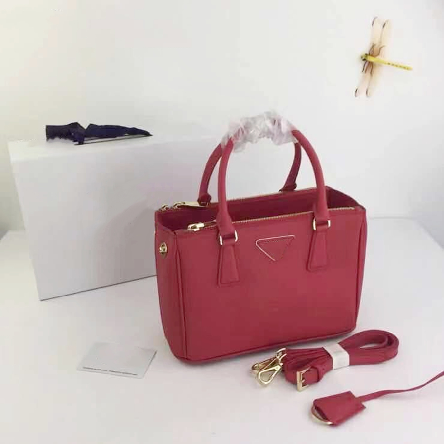 

High quality Fashion Imported cross grain cowhide shoulder bags Trendy design women Chest pack lady Tote handbags Designer purse chain Different colors